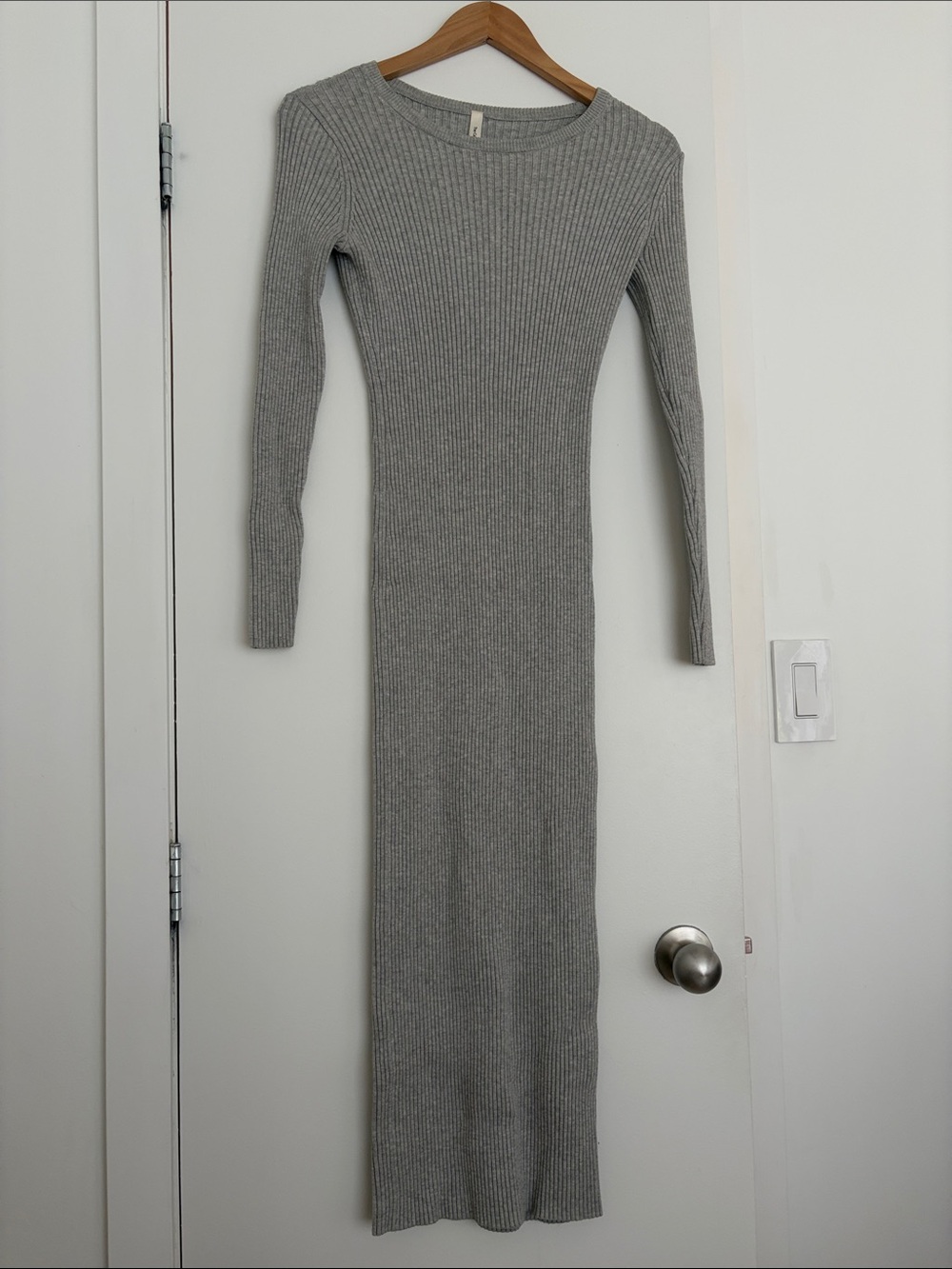 Aritzia Slim Ribbed Maxi Dress in Light Gray